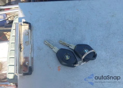 2001 BMW 740Il Il from USA, damaged, VIN WBAGH834X1DP28386